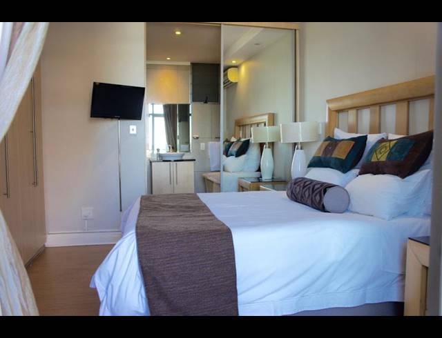 1 BEDROOM APARTMENT FOR SALE IN SANDOWN